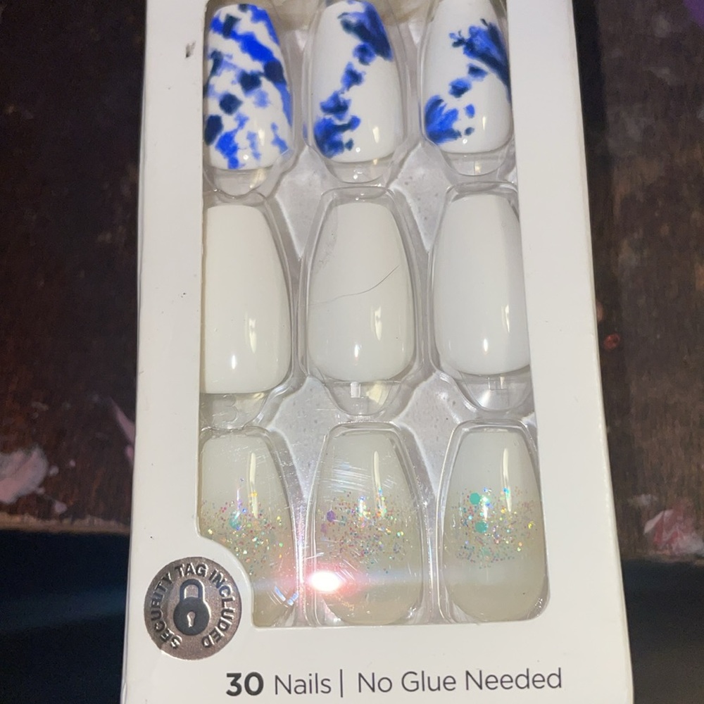 Bnib impress press-on manicure medium length. No glue needed. - Picture 5 of 6